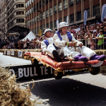 Emocionante carrera de coches locos en las calles de Madrid